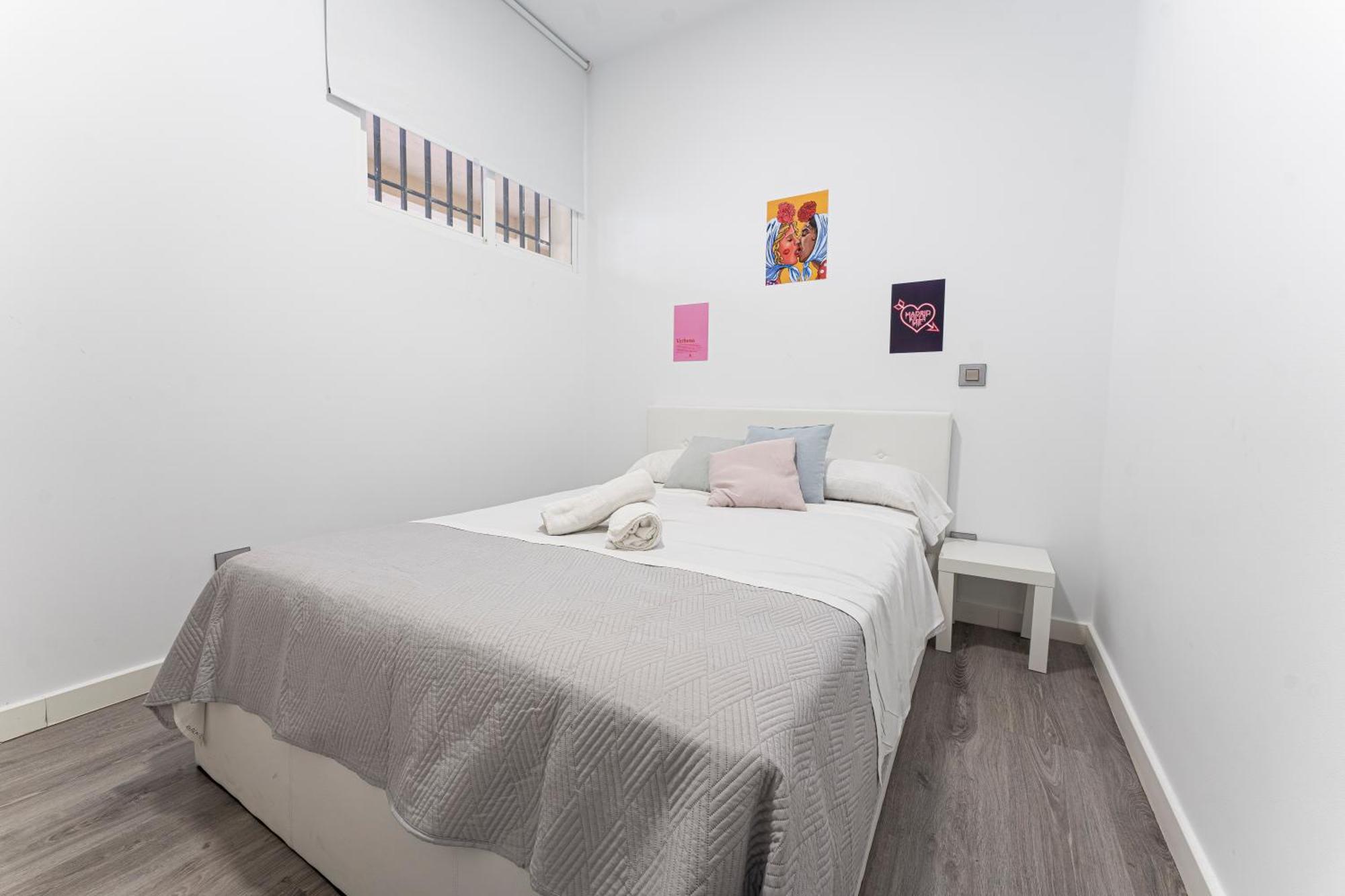 Hogar En Calle Lavapies Madrid Exterior photo