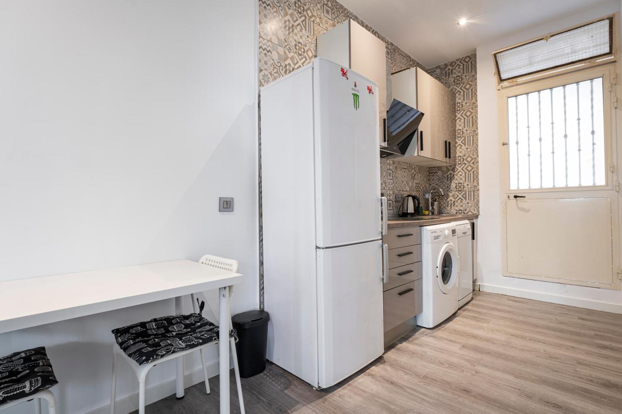 Hogar En Calle Lavapies Madrid Exterior photo